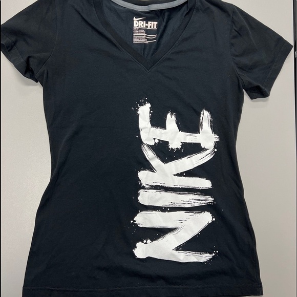 Nike Womens Small Dri-Fit Short Sleeve Black Graphic V-Neck Slim Fit Size Small - Picture 1 of 7